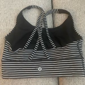 Lululemon sports bra